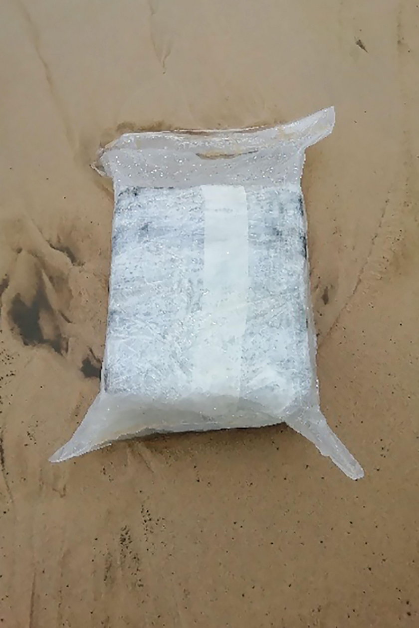 Francja: setki kilogramów kokainy wyrzuconych przez ocean na plaże
