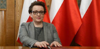 Masowe zwolnienia nauczycieli? Tak to tłumaczy minister PiS