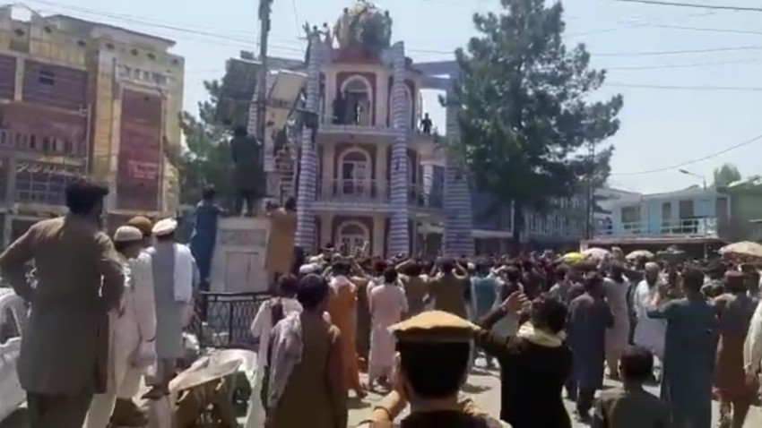 Talibani su pucali na demonstrane koji su nosili nacionalne zastave