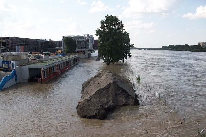 Zalana budowa Centrum Nauki Kopernik