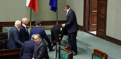Kaczyński upadł w Sejmie po expose