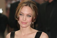 Megérkezett Angelina Jolie akciófilmjének friss és ropogós előzetese