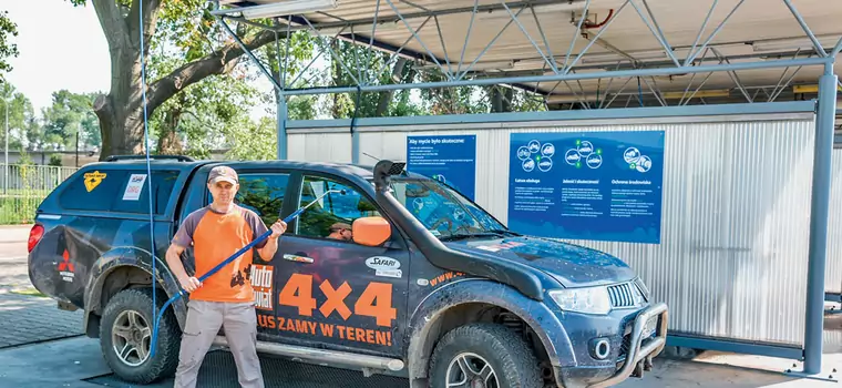 Jak dobrze umyć terenówkę? Czyli, kąpiel twardziela