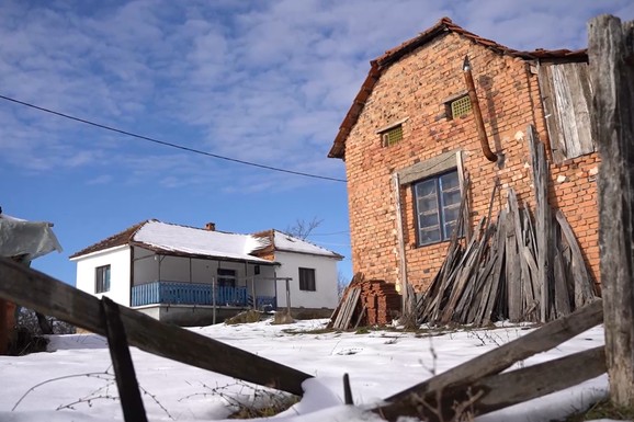 "Otac me je tukao ludački, jedva sam se izvukao": Naš pevač napustio porodični dom zbog nasilja