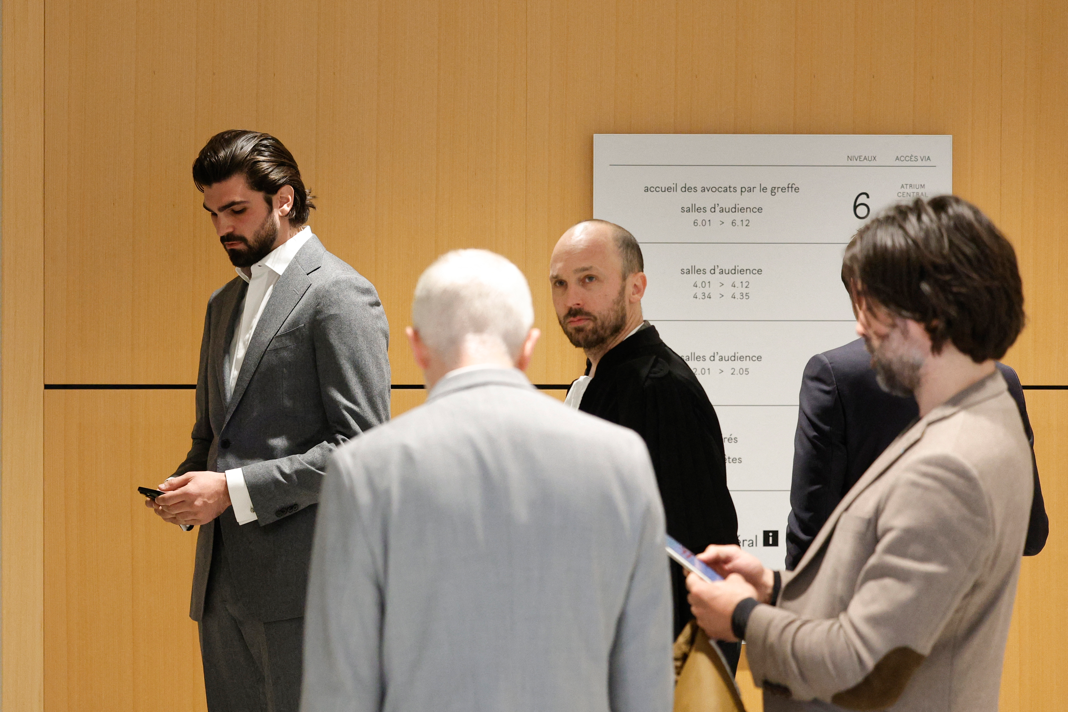 Stalking a Tivoli: minaccia ex moglie con ascia, arrestato