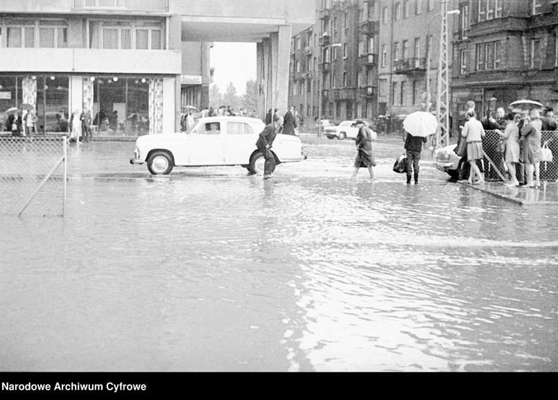 QUIZ bardzo sentymentalny. Życie codzienne czasów PRL. Będzie 100 proc. normy?