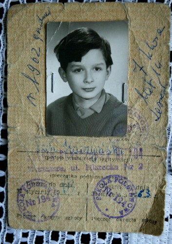 Jadwiga Kaczyńska przez lata zgromadziła pokaźne archiwum rodzinne. Wśród zdjęć i dokumentów przechowywała na przykład legitymacje szkolne swoich dzieci