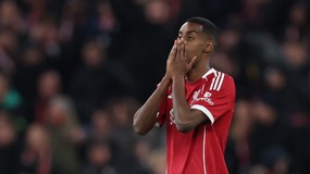 Piłkarz Liverpoolu za 30 tys. funtów kupił psa obronnego. Isak dostał groźby śmierci