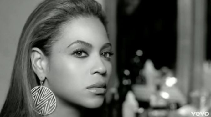 Beyonce w teledysku "If I were a boy"