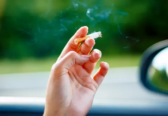 Jest pomysł, by zakazać palenia w samochodzie, w którym przebywa dziecko