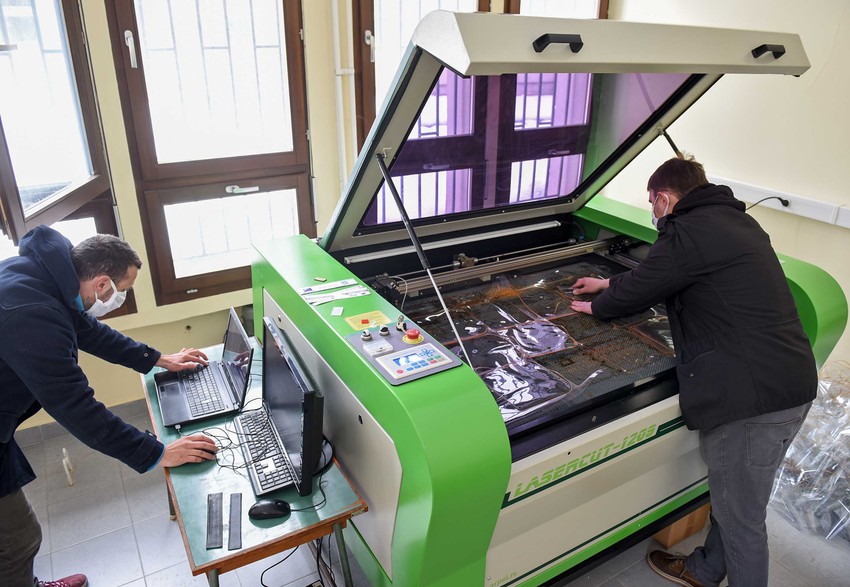 Vizire izrađuju na istraživačkoj opremi