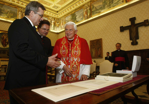 O spotkaniu z Benedyktem XVI prezydent powiedział: "Bardzo ciekawa, miła rozmowa". Fot. PAP