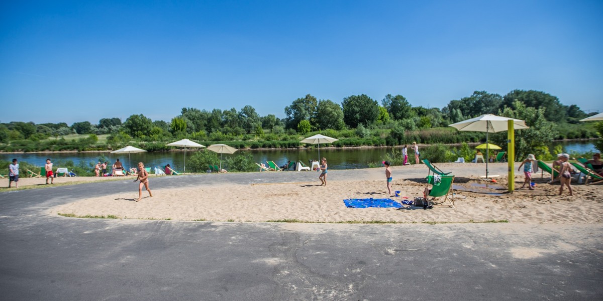 Trwają przygotowania do otwarcia miejskich plaż nad Wartą