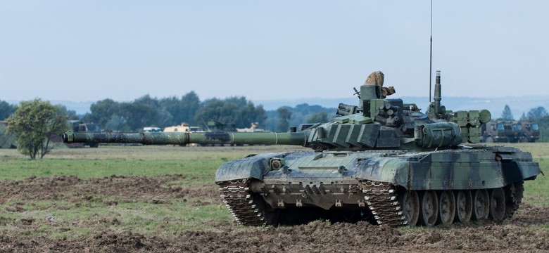 Tajemnicze wojskowe konwoje przy granicy z Ukrainą. Są też czołgi