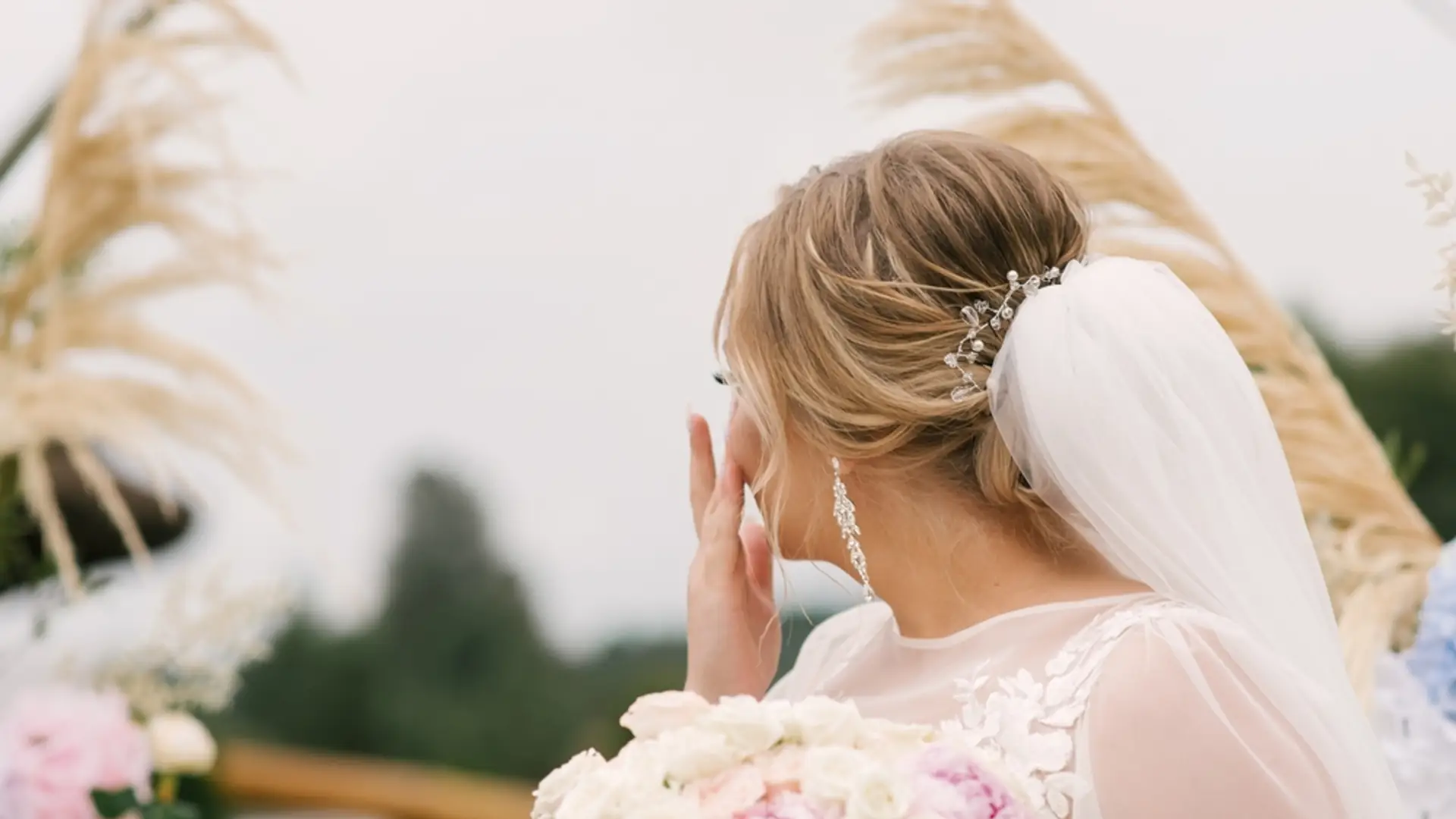 Wyprosiła ciężarną druhnę ze ślubu. "Ukradła mój dzień"