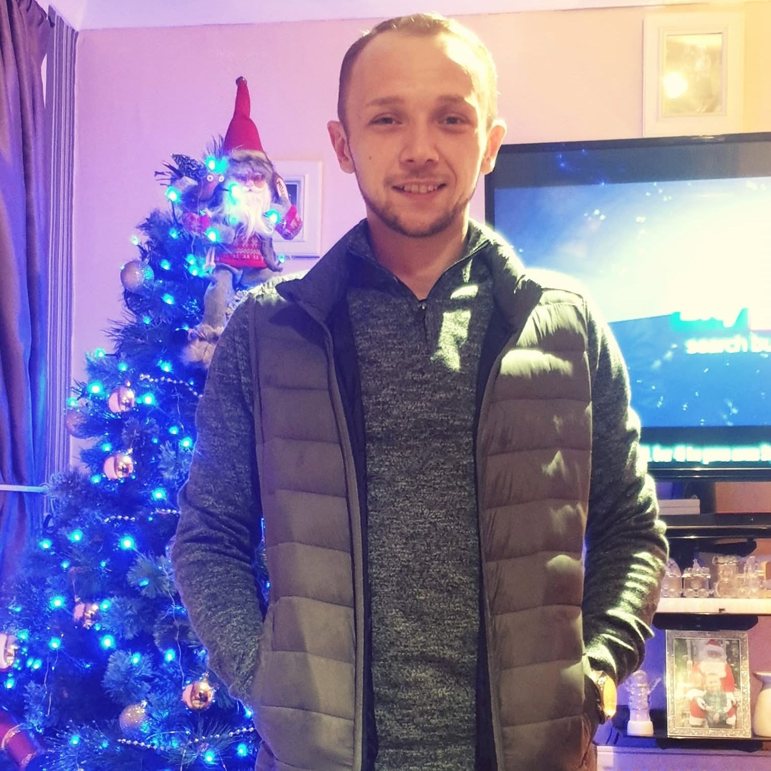 Kyle Campbell zomrel po nehode na motorke v Thajsku krátko pred svadbou. 