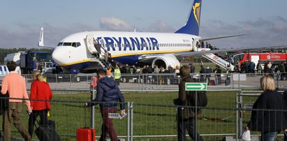 Cwaniakujesz przy pakowaniu się do samolotu? Ryanair wydał ostrzeżenie dla unikających opłat