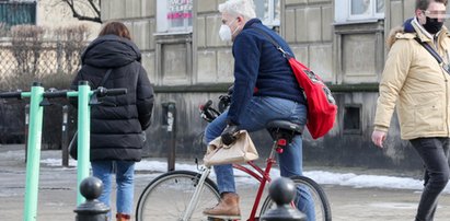 Co ten Urbański wyrabia na rowerze? Przecież tak nie wolno!