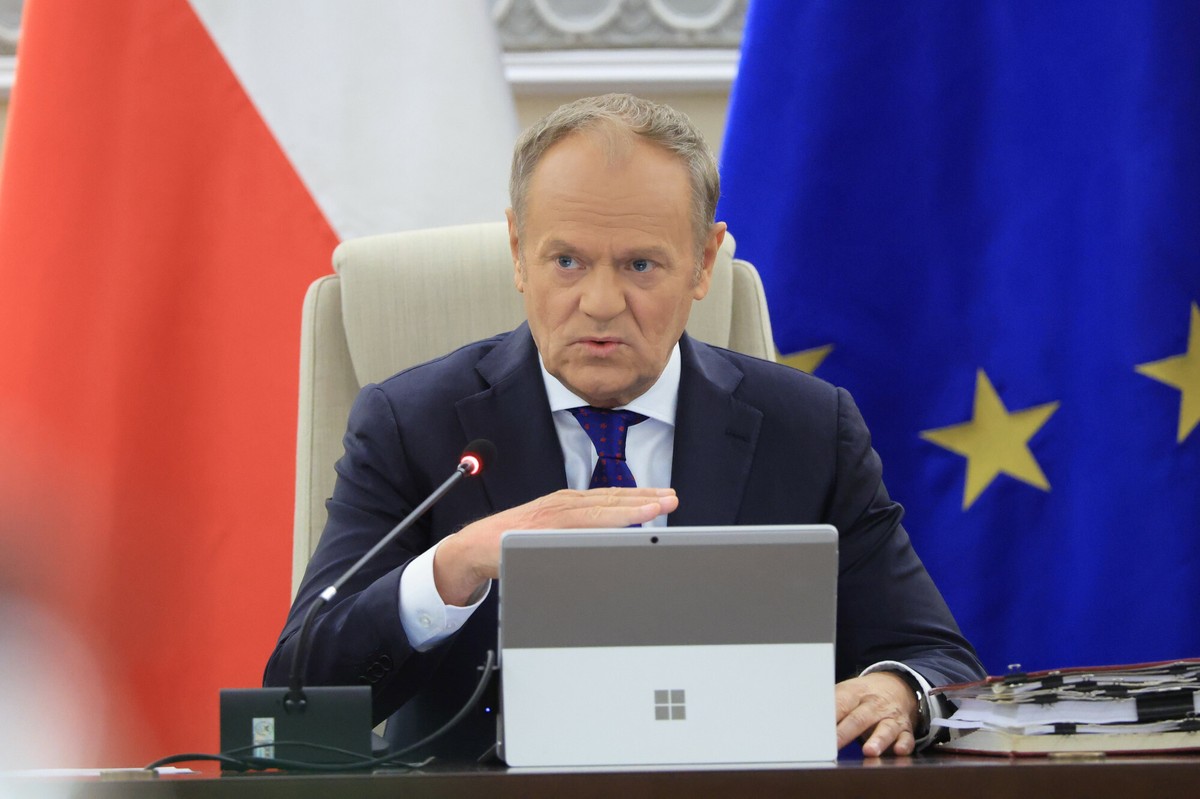 Donald Tusk zwrócił się do kierowców. Tyle mają zaoszczędzić na tańszym paliwie