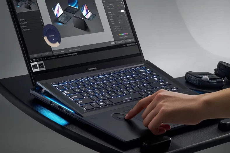 Asus Zenbook Pro 16X OLED ma podnoszoną klawiaturę
