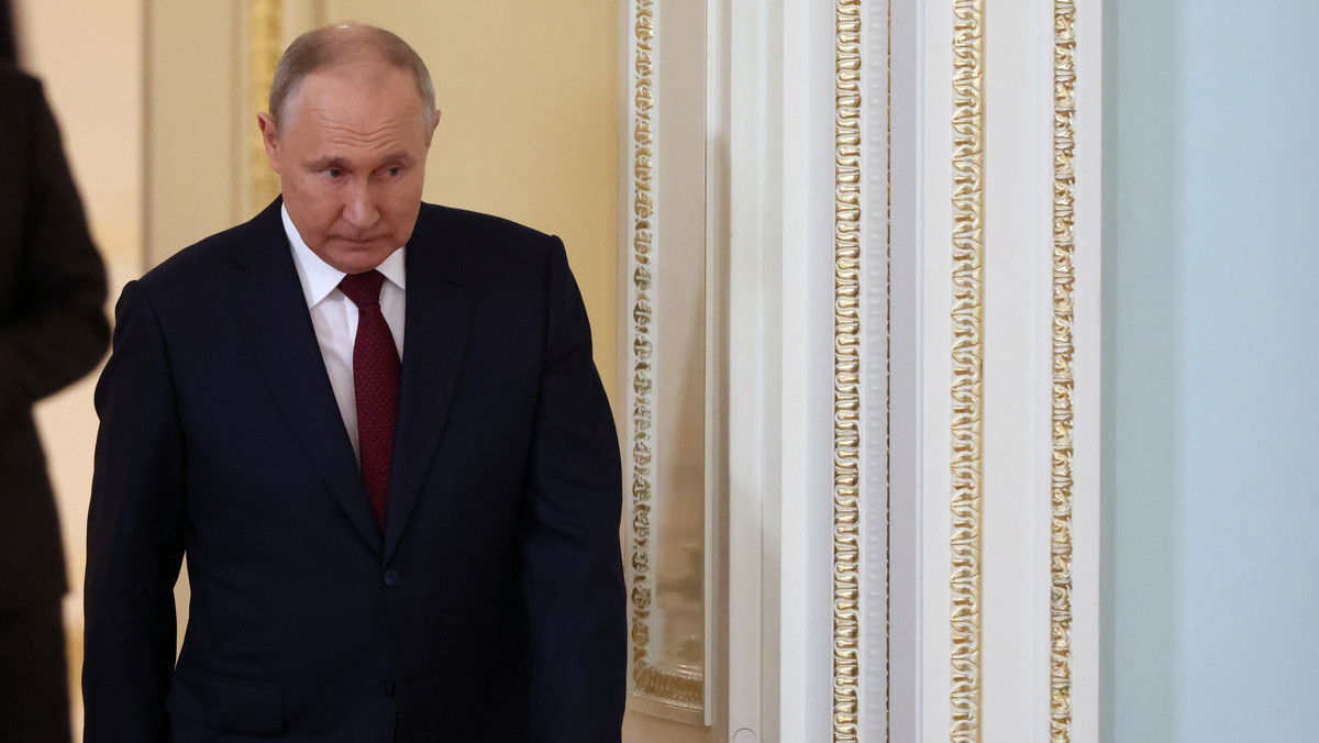 Rosja bezbronny wobec krachu rubla. Tendencję zatrzyma tylko śmierć Putina