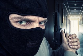 Samosąd z bezsilności. Trzej oszukani klienci, by odzyskać pieniądze wyręczyli śledczych