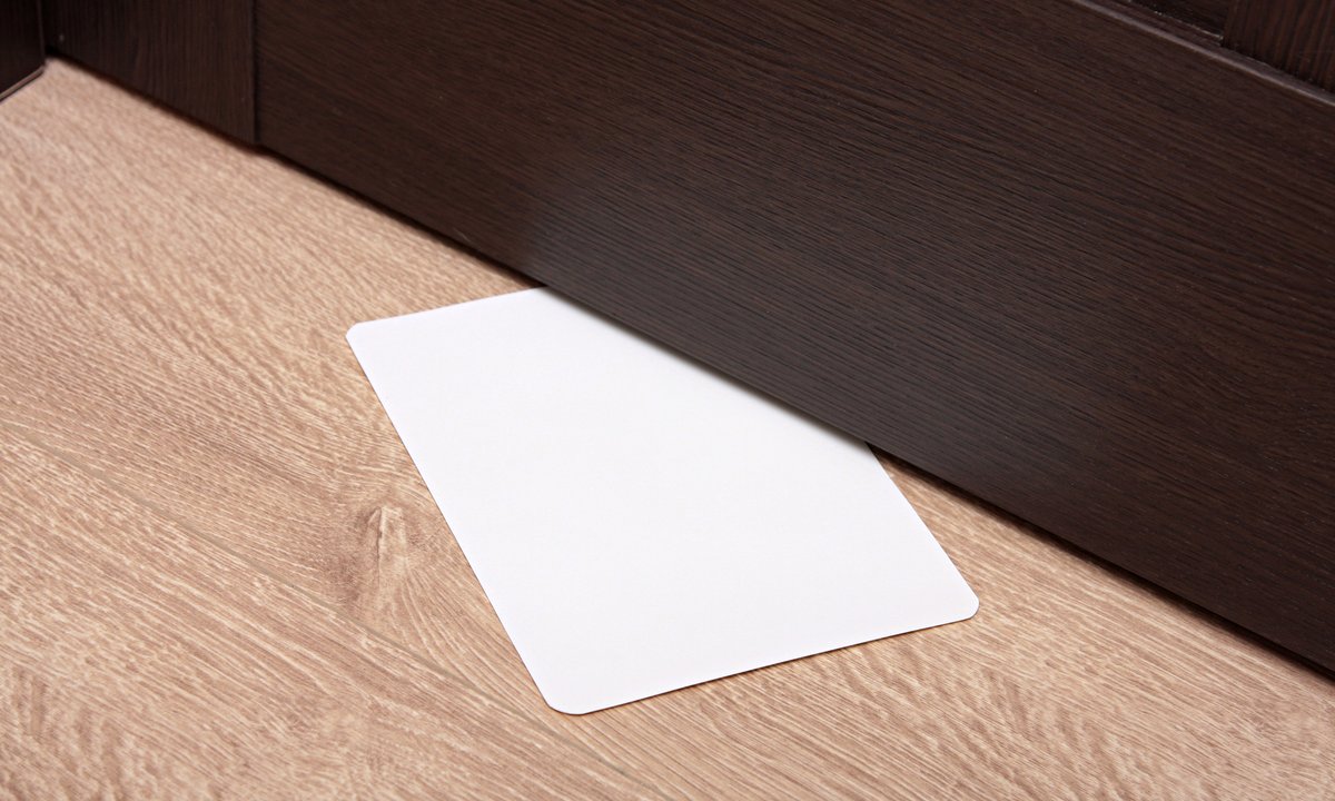 Kobieta dostała szokujący list od sąsiada. "Późno w nocy nie wypada"