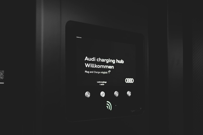 Audi charging hub