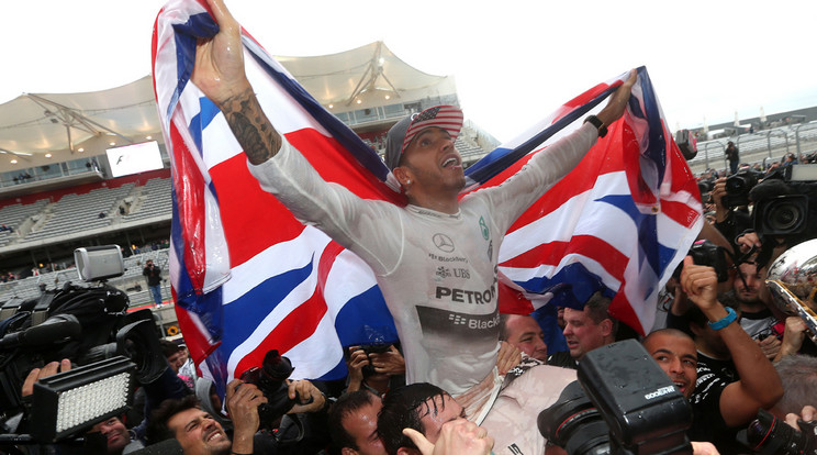 Lewis Hamilton 2008-ban, 2014-ben és 2015-ben nyert
vb-t. Arra készül, hogy idén
is ünnepelhet/ Fotó: AFP