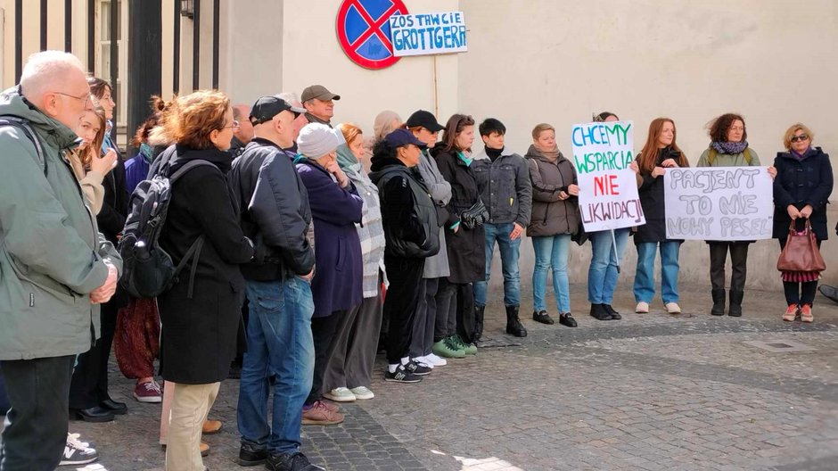 Demonstracja pod Ministerstwem Zdrowia