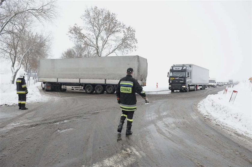 Fiatem pod tira. Jedna osoba nie żyje