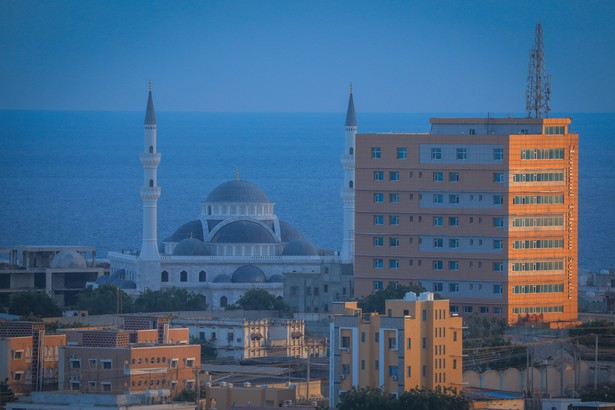 Ataku na hotel w Mogadiszu. Nie żyje 10 osób, ranny minister