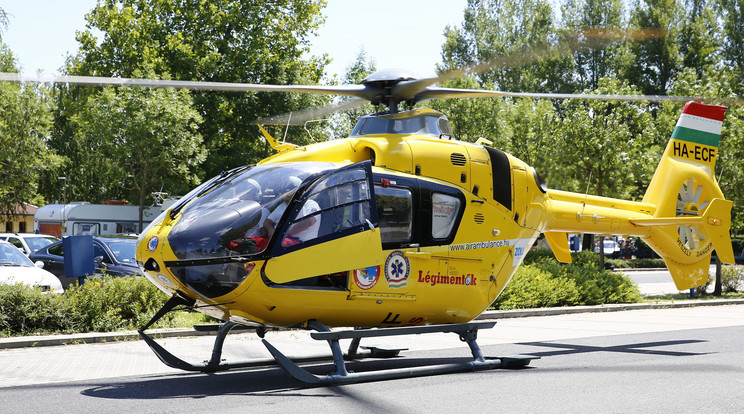 Mentőhelikopter vitte a gyermeket kórházba /Fotó: Fuszek Gábor