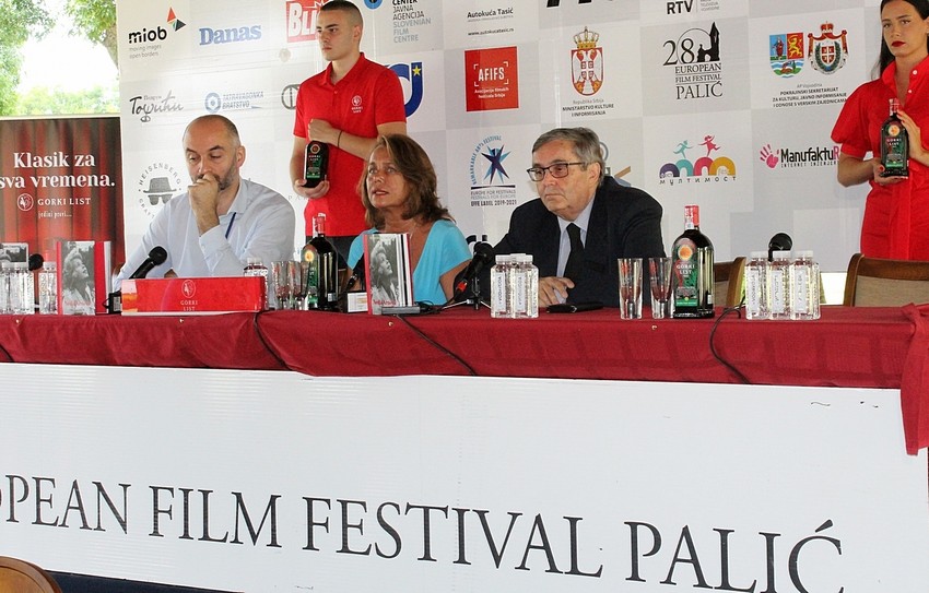 Tatjana Nježić i Radoslav Zelenović na promociji knjige o životu i delu Nede Arnerić