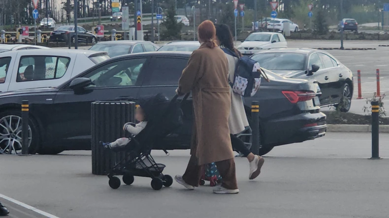 Verica Šerifović sa unukom na aerodromu