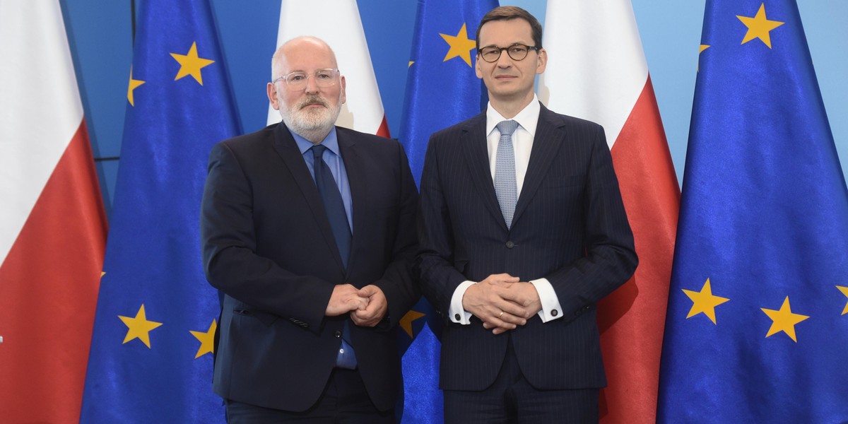 Frans Timmermans i Mateusz Morawiecki 