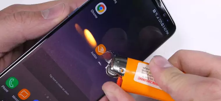 Ekstremalny test Samsunga Galaxy S8 - jak smartfon znosi podpalanie i rysowanie? (wideo)