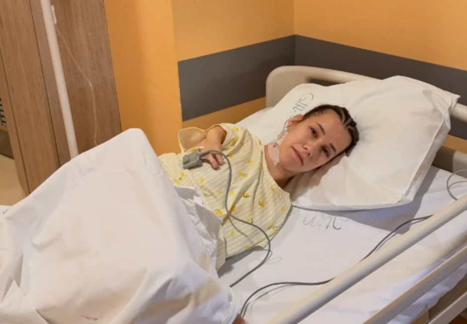 Devojka sa krilima u bolnici