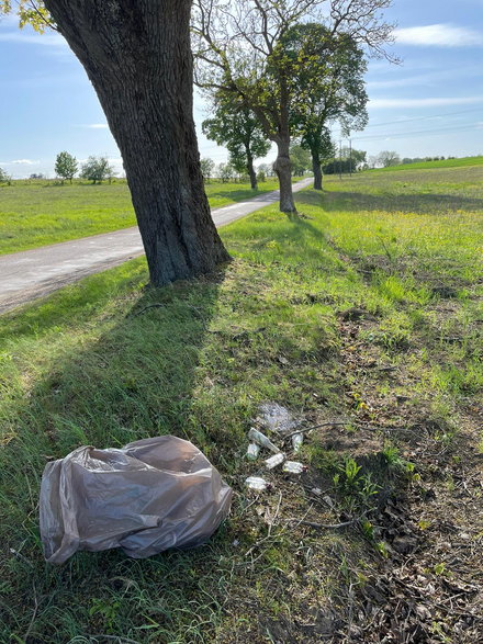 Śmieci przy zakładzie. Firma ABEK reaguje na sygnały od mieszkańców