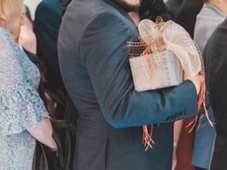 Moda się zmienia: TAKICH prezentów oczekują teraz nowożeńcy