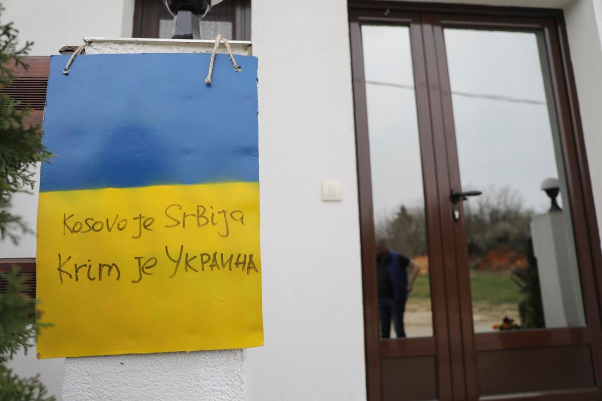Kosovo je Srbija, Krim je Ukrajina