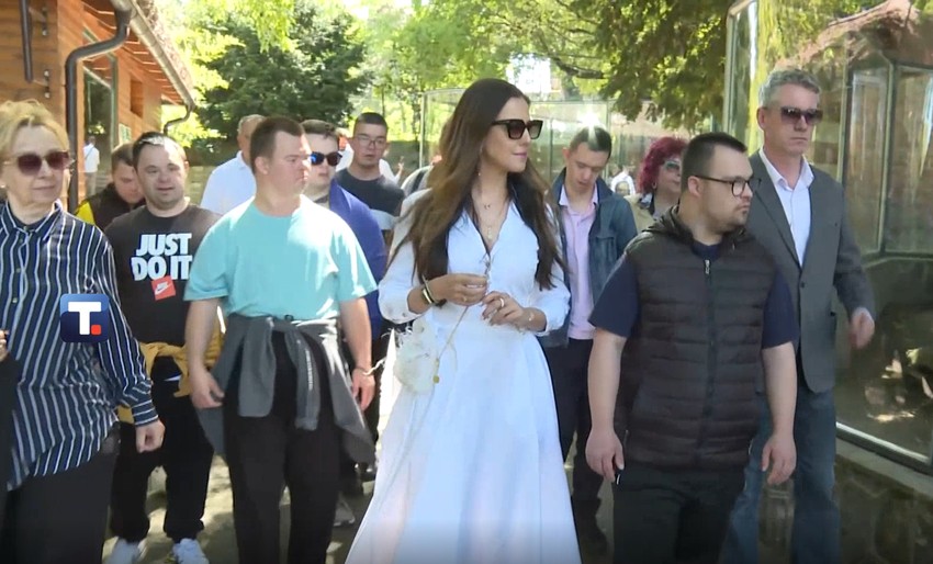 Tamara Vučić sa osobama sa Daunovim sindromom u Zoo vrtu