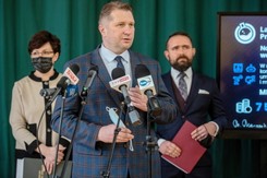 Czarnek: Realnie myślimy o skróceniu nauki zdalnej