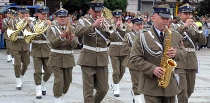 Wojsko rozdaje... instrumenty muzyczne! Kto i jak może je dostać?