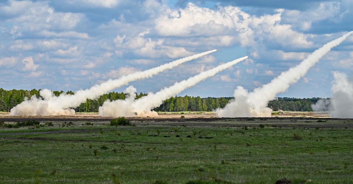 Fabryka rakiet dla HIMARS w Polsce jednak powstanie? MON odpowiada