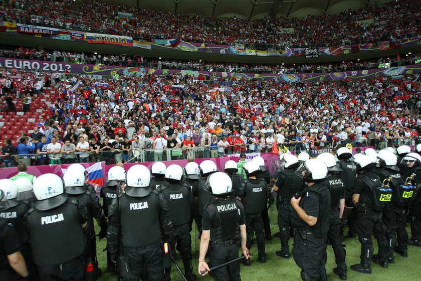 Policjanci byli obecni nawet na stadionie, a to rzadki ostatnio widok