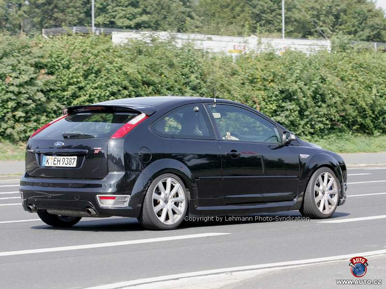 Zdjęcia szpiegowskie: nowy Ford Focus RS