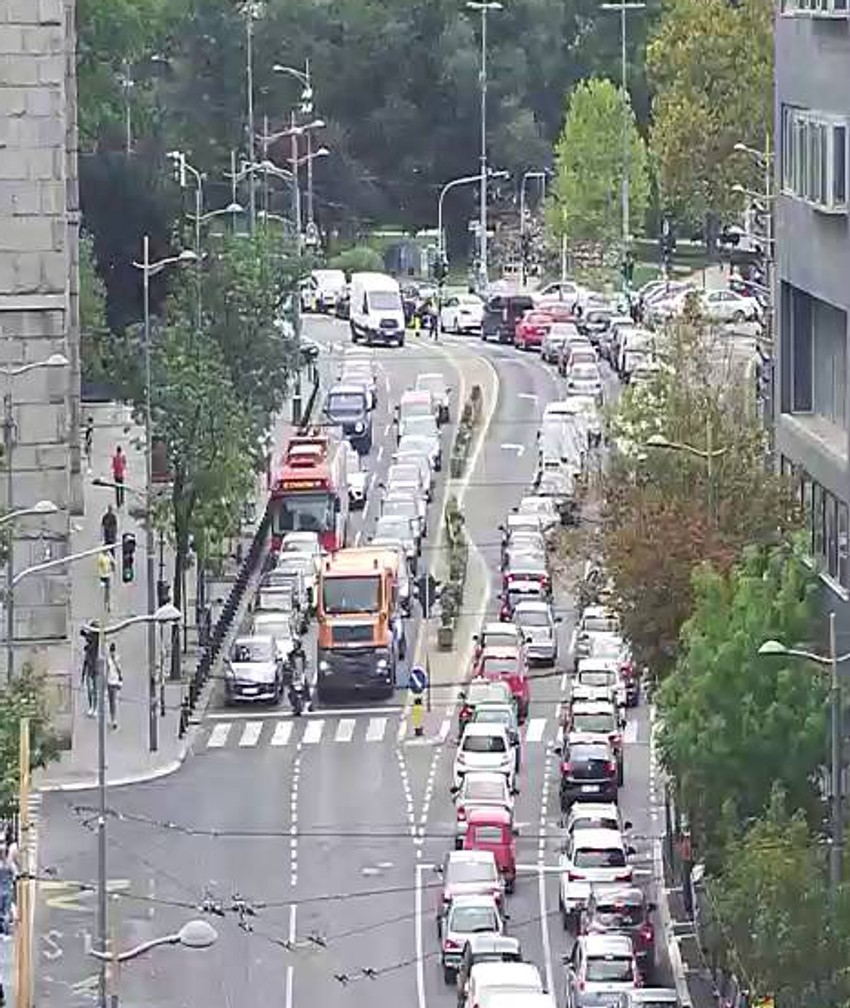 Takovska ulica oko 15 časova