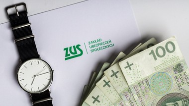 ma 60 lat i tylko 10 lat stażu. jakie świadczenie wypłaci jej zus?