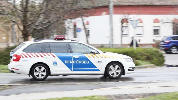 Hármas karambol történt Berettyóújfaluban: mentők, tűzoltók, rendőrök érkeztek a helyszínre